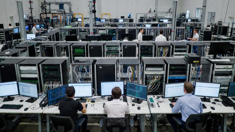 Dezenformasyonun Küresel Endüstriyel Boyutu: