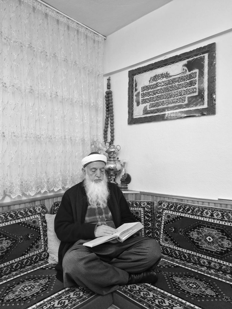 Mahşerde Azalarımızın ŞahitliğiMahşerde Azalarımız Konuşacak mı? Ellerimiz, Ayaklarımız ve Derimiz Bize Şahitlik Edecek!